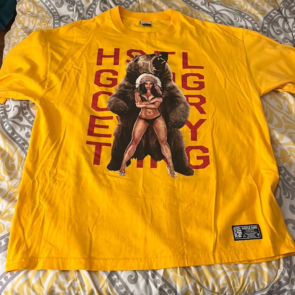 Yellow hustle gang tee shirt size xl